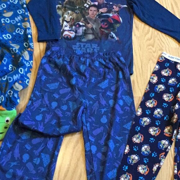 Boys pj lot size 5 - Picture 8 of 14